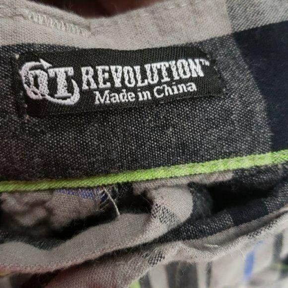 Revolution Men’s Black Gray Green 100% cotton‎ Plaid SZ 32 Shorts - Picture 5 of 6